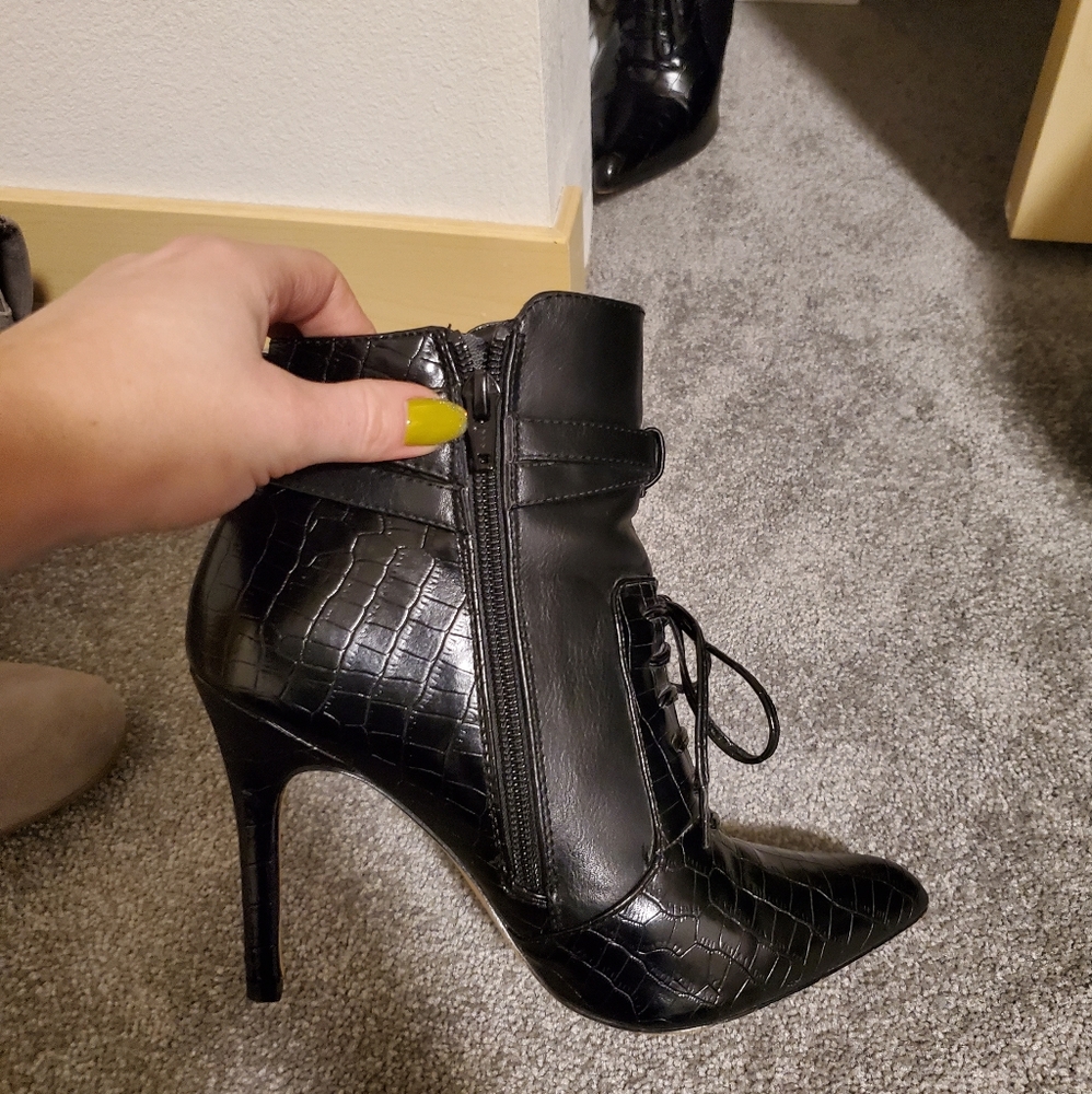 Black women shoes size 7